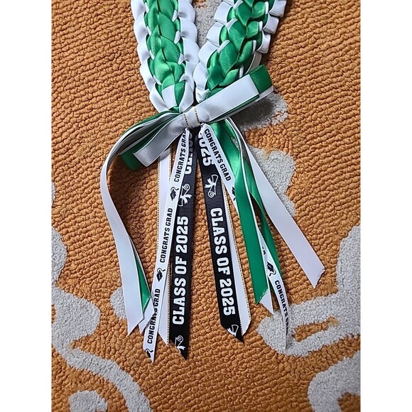 Green & White TRIM Graduation Lei Ribbon Lei with 4 Ribbons Ready2Ship - Picture 5 of 7